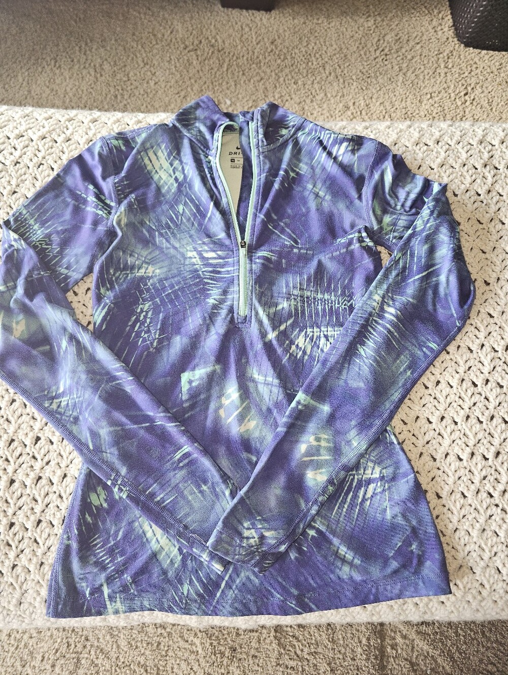 Nike 1/4 Dri Fit Womens Pull Over Xs